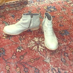 Cat Grey low heeled ankle boots